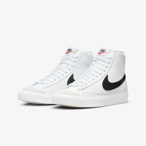 Nike Blazer Mid ‘77-high top Black